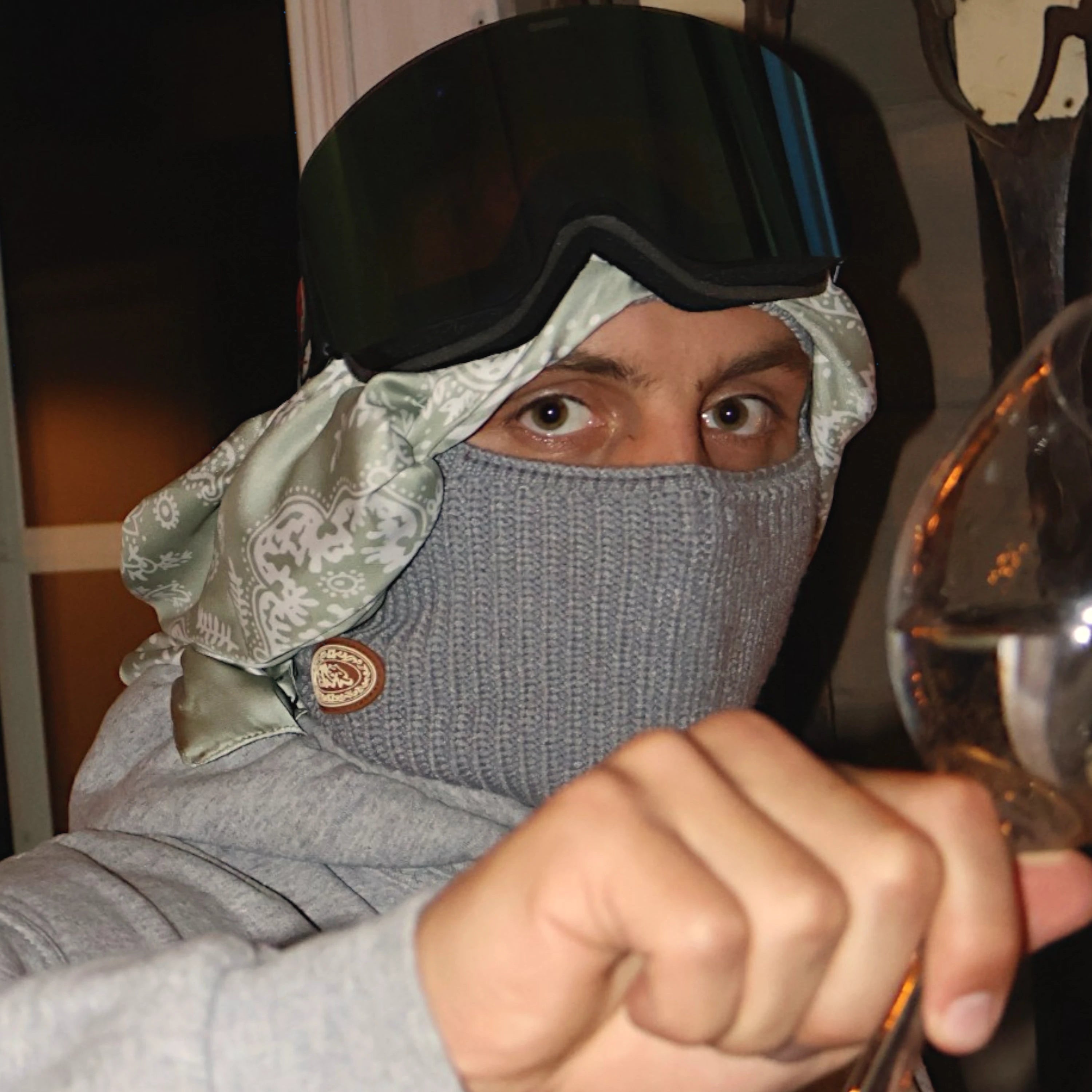 KNITTED BALACLAVA - GREY