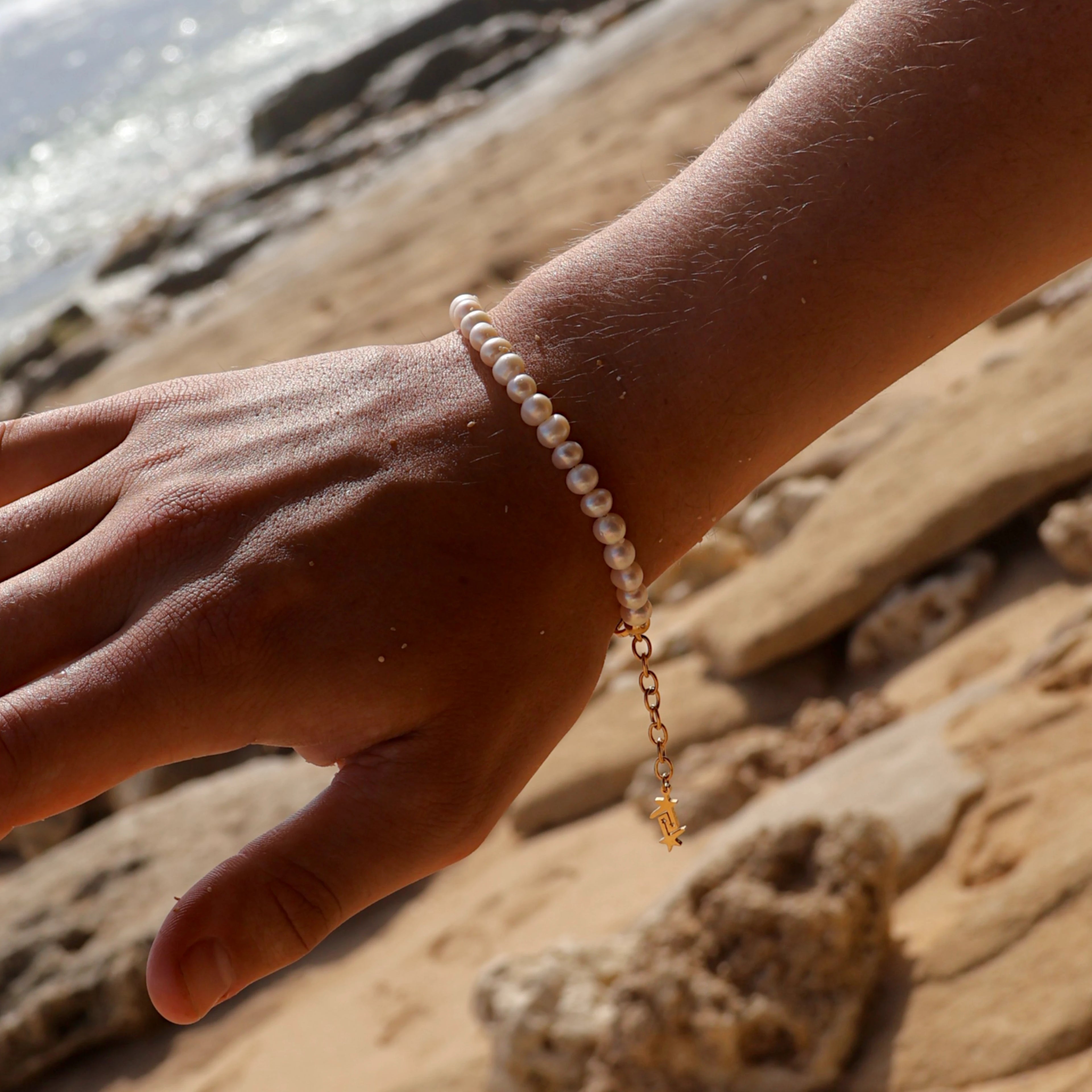 WHITE PEARL BRACELET