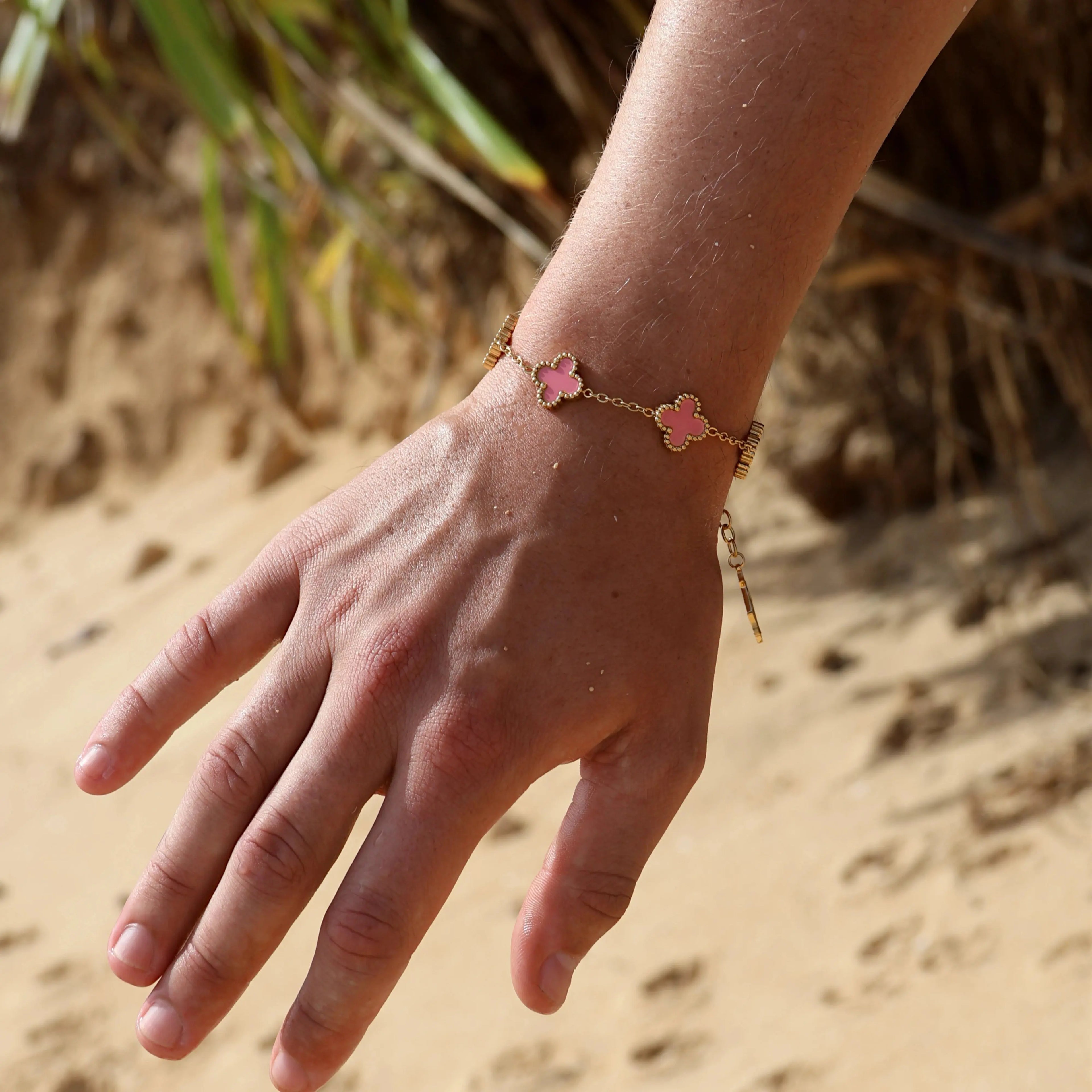 CLOVE BRACELET PINK SKØR