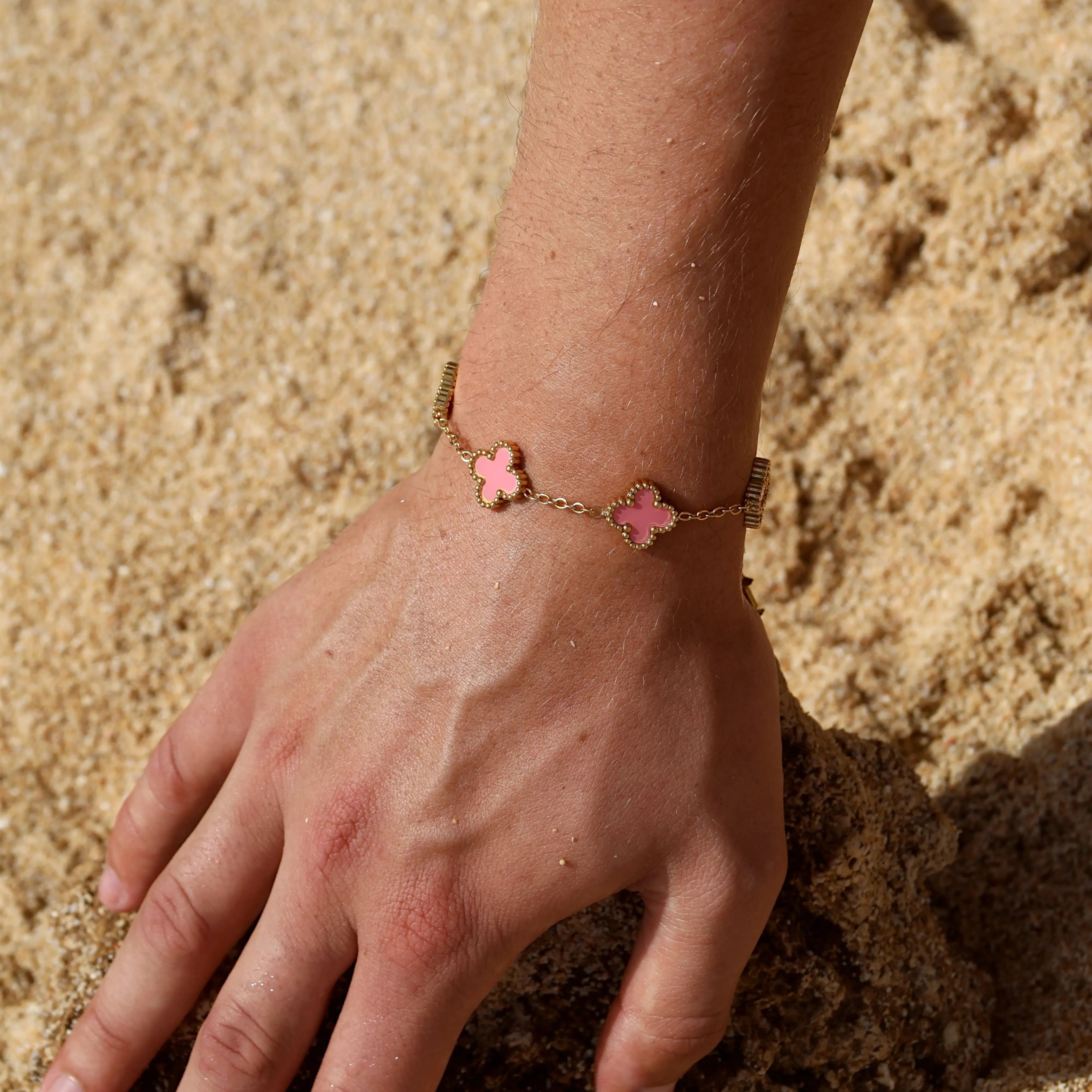 CLOVE BRACELET PINK SKØR