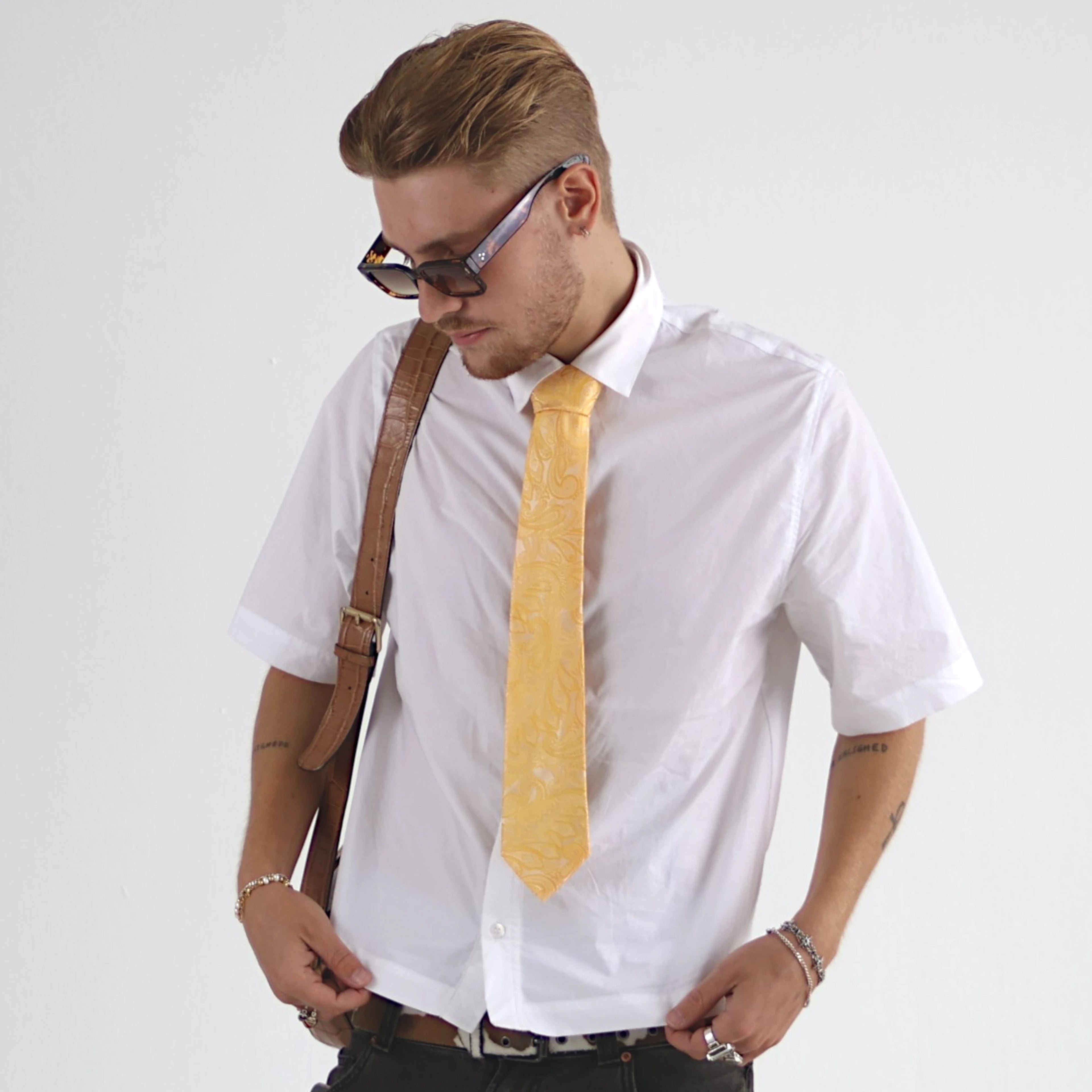 YELLOW PAISLEY TIE