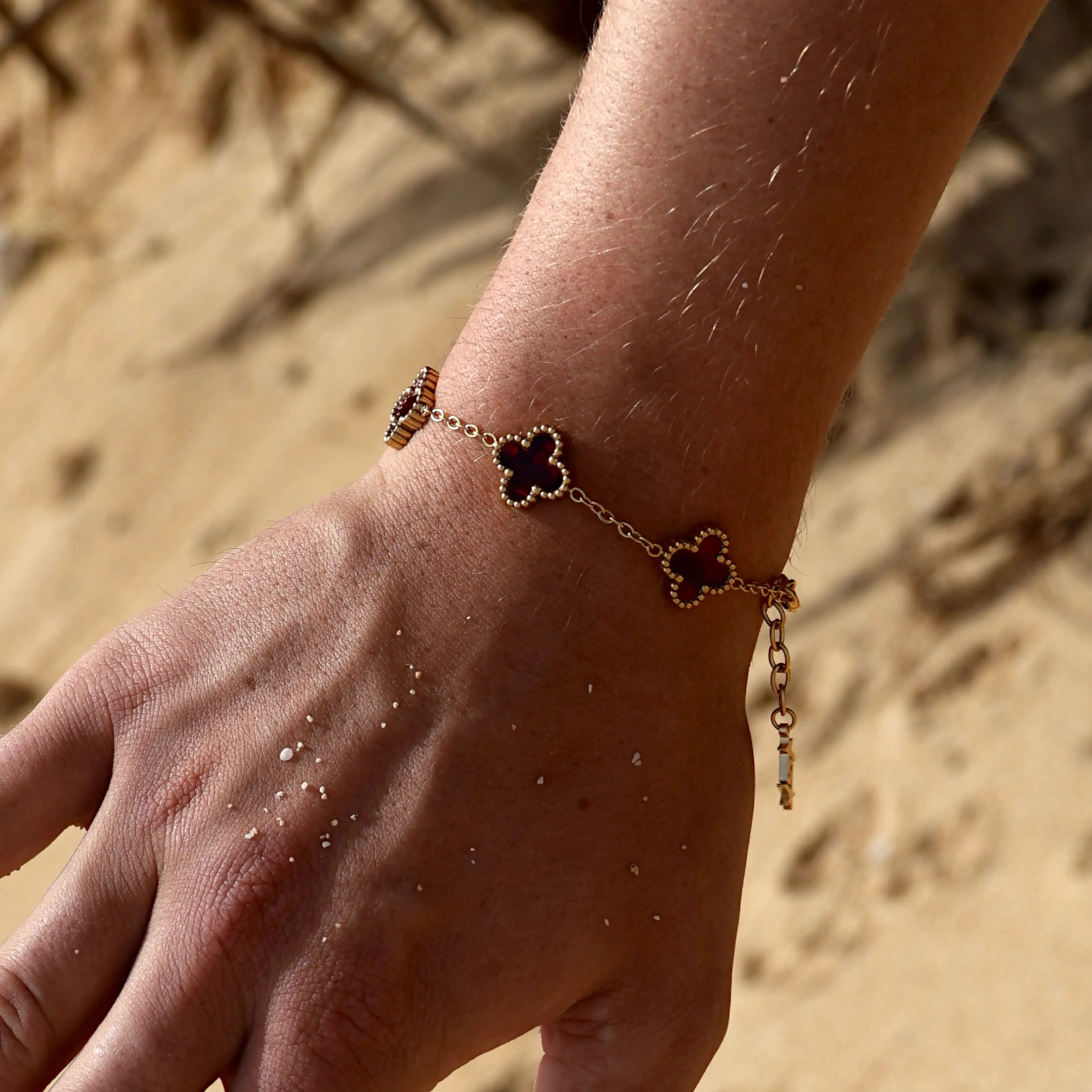 CLOVE BRACELET RUBY SKØR