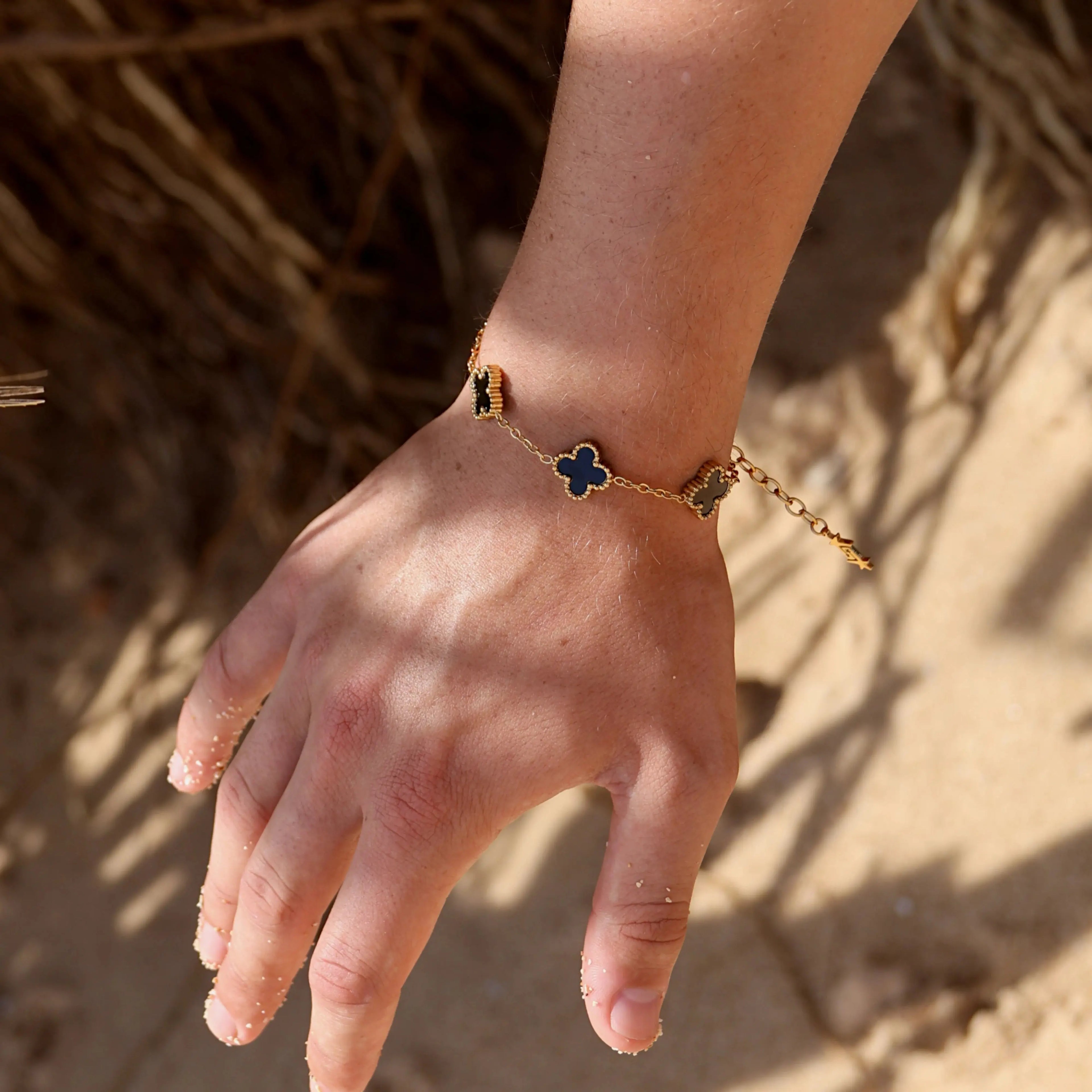 CLOVE BRACELET BLACK SKØR