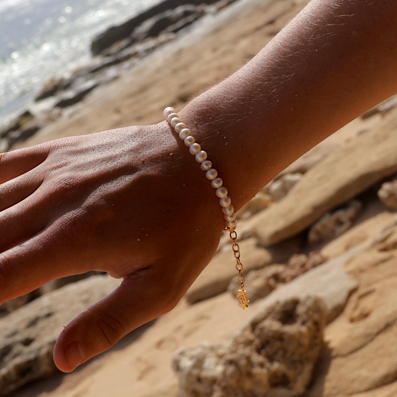 WHITE PEARL BRACELET