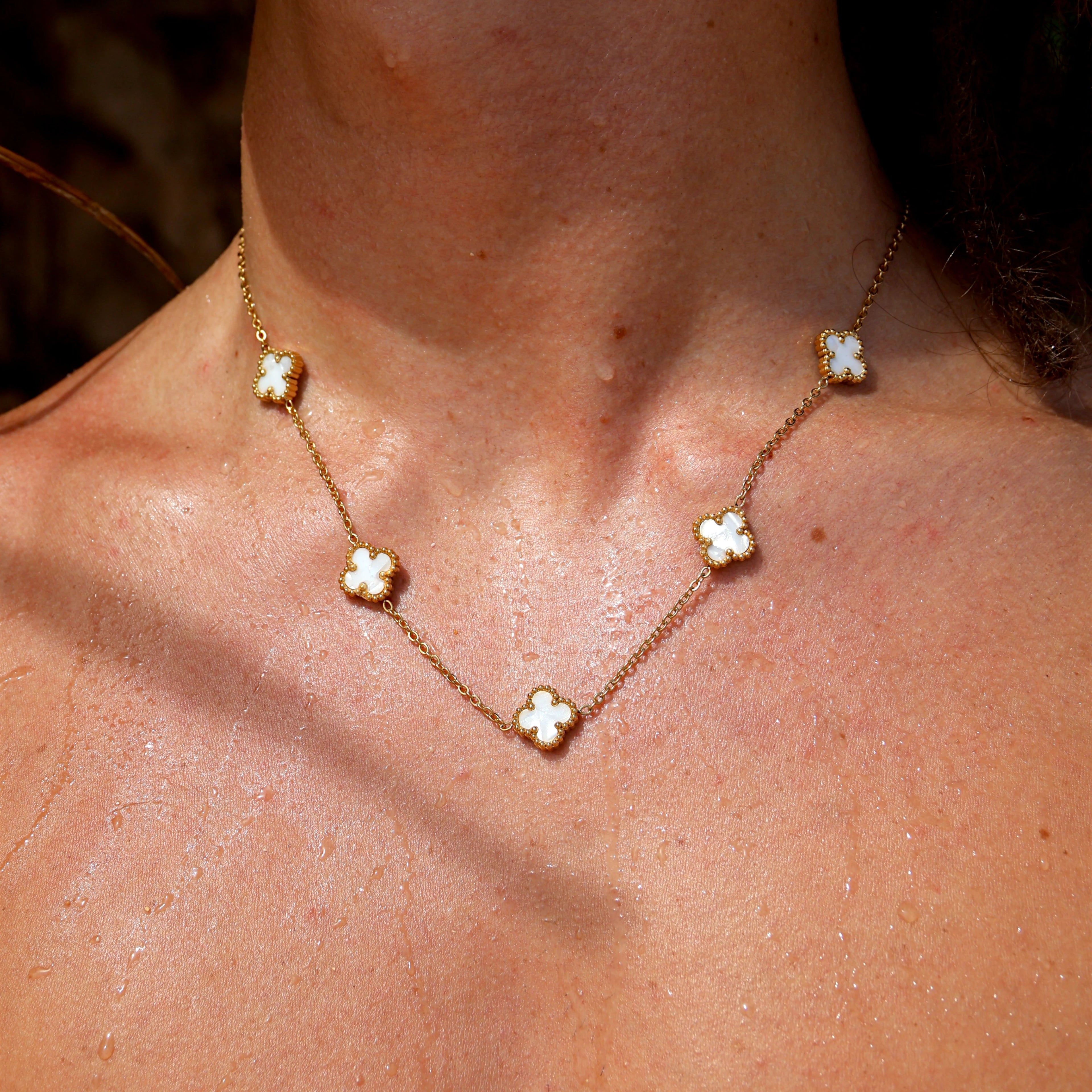 CLOVE CHAIN WHITE